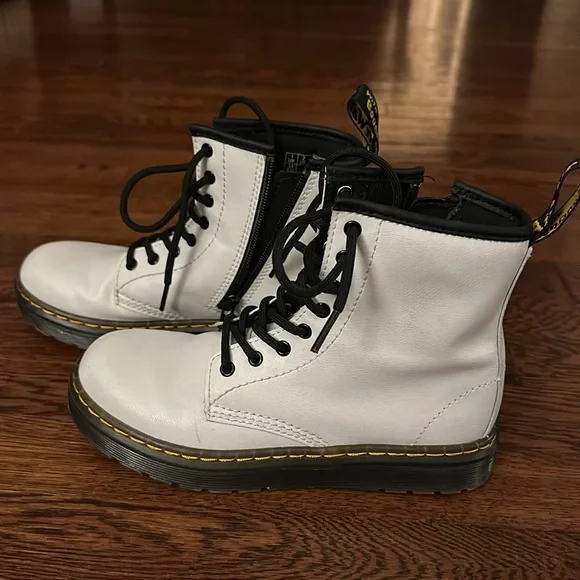 Junior Dr. Martens White Patent Boot - Picture 1 of 4